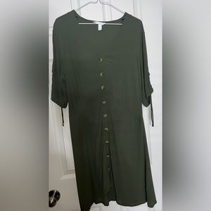 💚 Army Green Button Dress